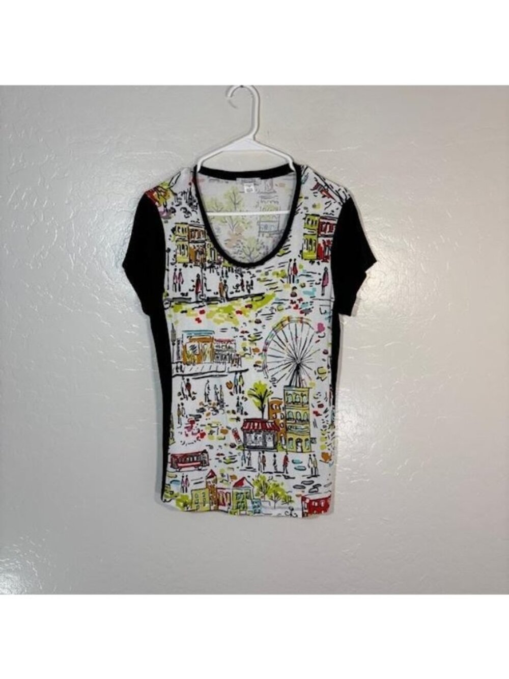 Dolcezza Shirt Womens Medium Black White Cityscape Graphic Scoop Neck 24130